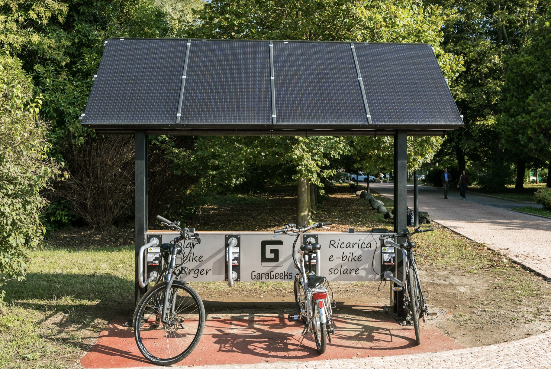 Stop&Charge Shelter by Garageeks