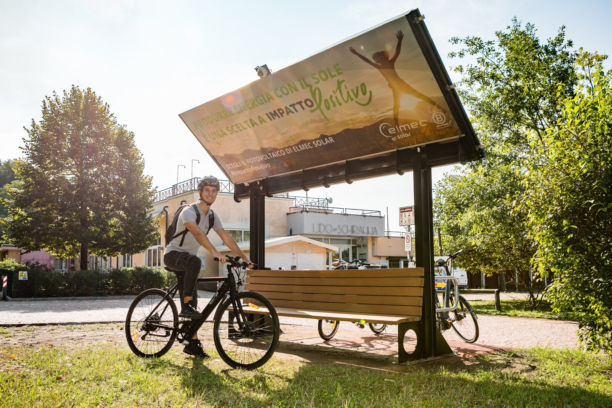 Particolare della pensilina di ricarica fotovoltaica Shelter by GaraGeeks